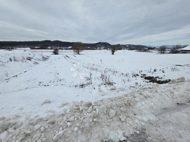 Građevinsko zemljište 1.412m² u Zlataru uz glavnu cestu prema Z. Bistrici