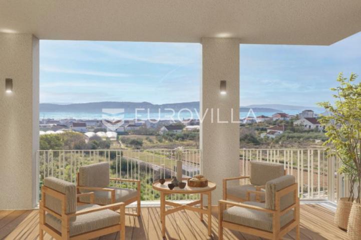 Trogir, Seget Donji, dvosoban stan na četvrtom katu neto korisne površine 90 m², S8, C
