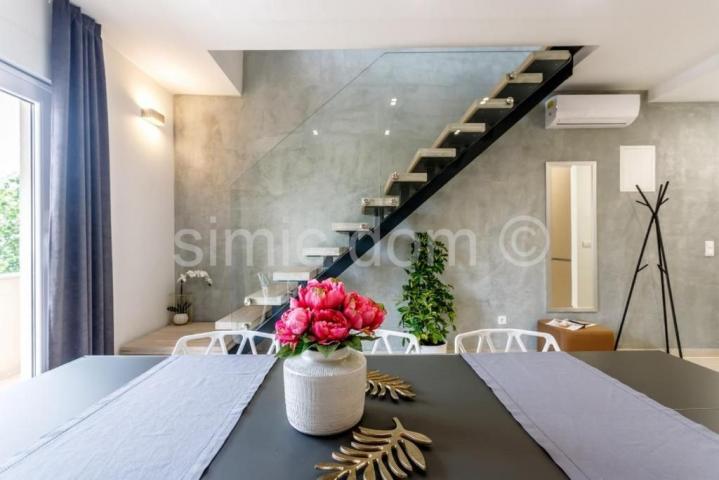 Vila s bazenom 200m od mora, Čiovo