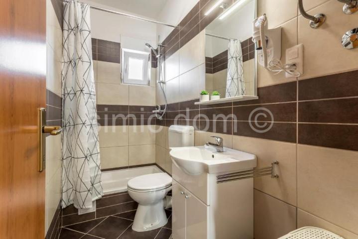 Vila s bazenom 200m od mora, Čiovo