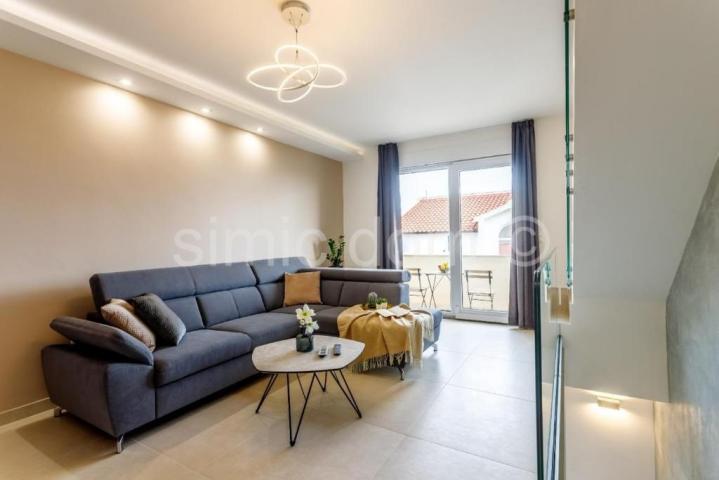 Vila s bazenom 200m od mora, Čiovo