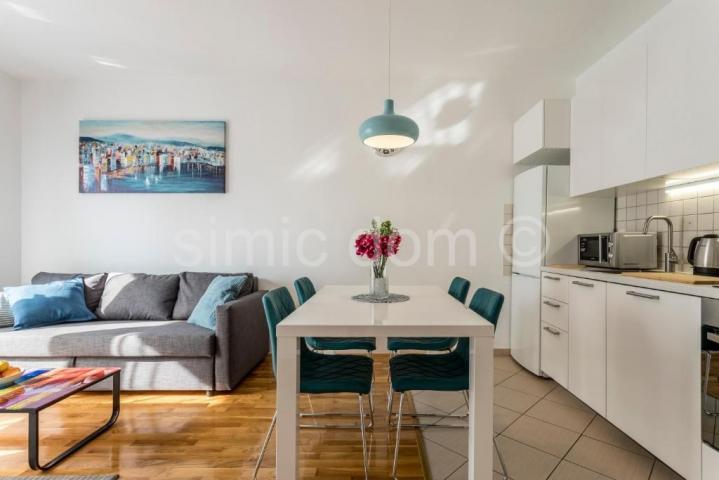 Vila s bazenom 200m od mora, Čiovo