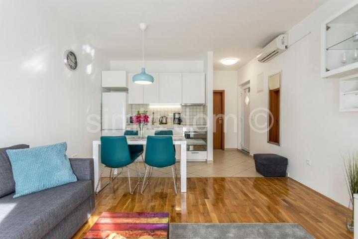 Vila s bazenom 200m od mora, Čiovo