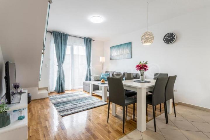Vila s bazenom 200m od mora, Čiovo