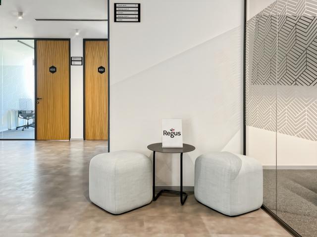 Pristup profesionalnim kancelarijama na lokaciji Regus Business Tower Montenegro