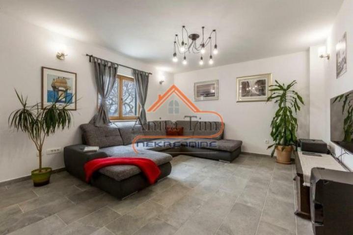 Omiš - Čeline - villa sa bazenom