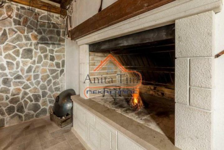Omiš - Čeline - villa sa bazenom