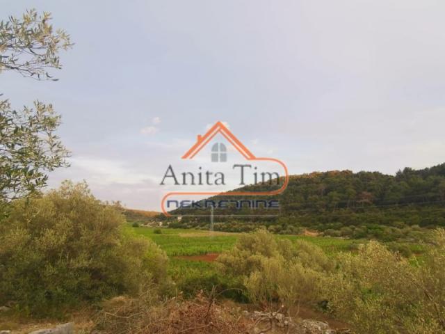 Korčula - Čara - građevinsko zemljište 1500m2