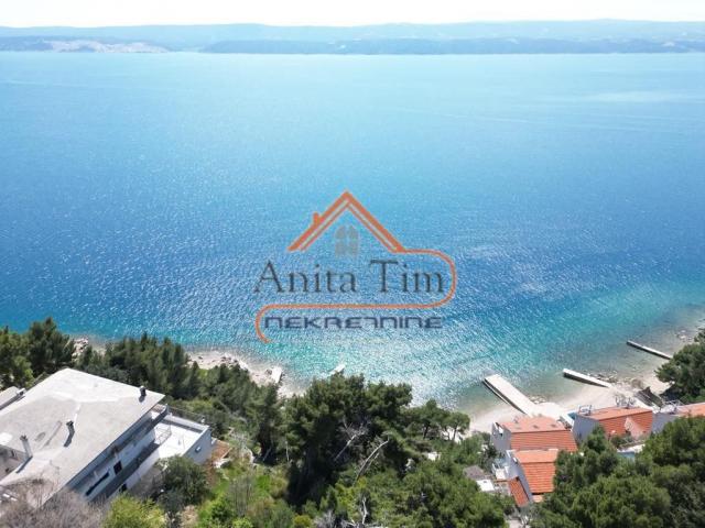 Stanići - INTERESANTNO!!! zemljište 1 red uz more sa idejnim projektom