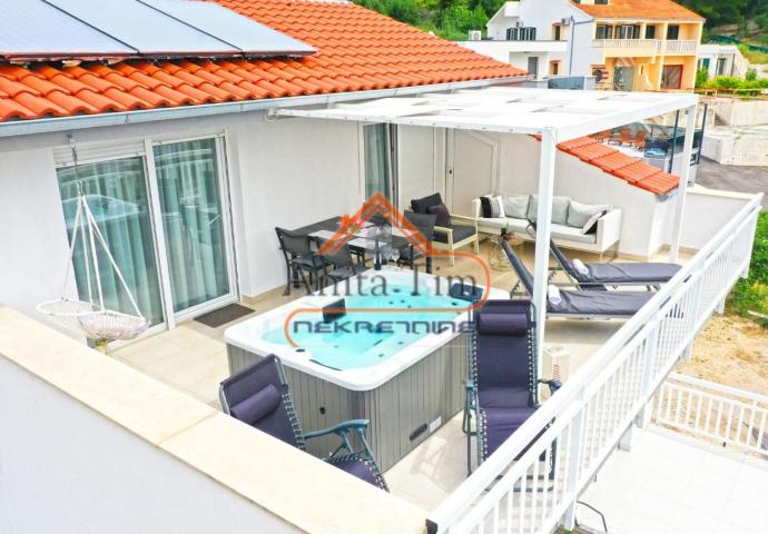 Medići - villa sa bazenom