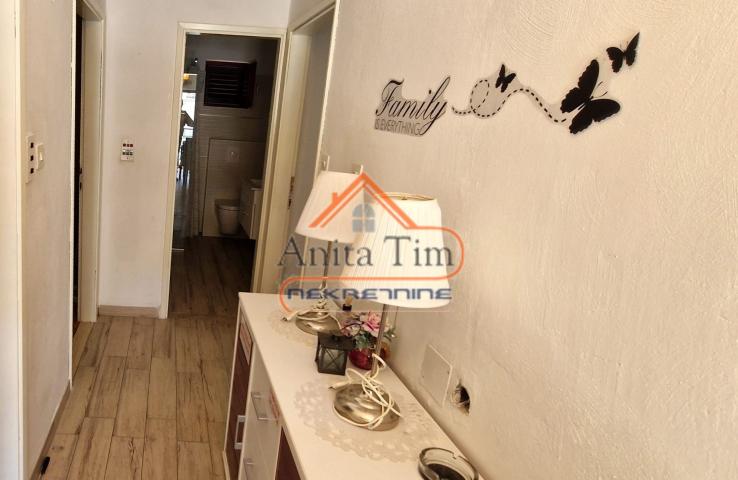 Marina - EKSKLUZIVNA PRODAJA apartmanske kuće s vrtom