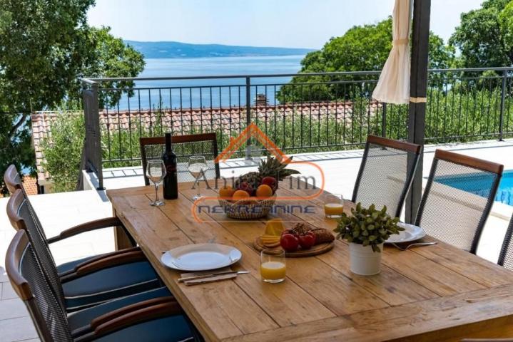 Omiš- kamena kuća sa bazenom na 2900m2