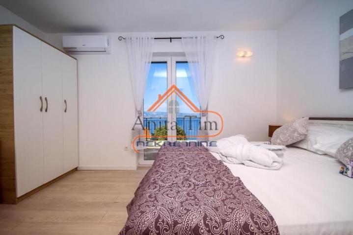 Omiš- kamena kuća sa bazenom na 2900m2