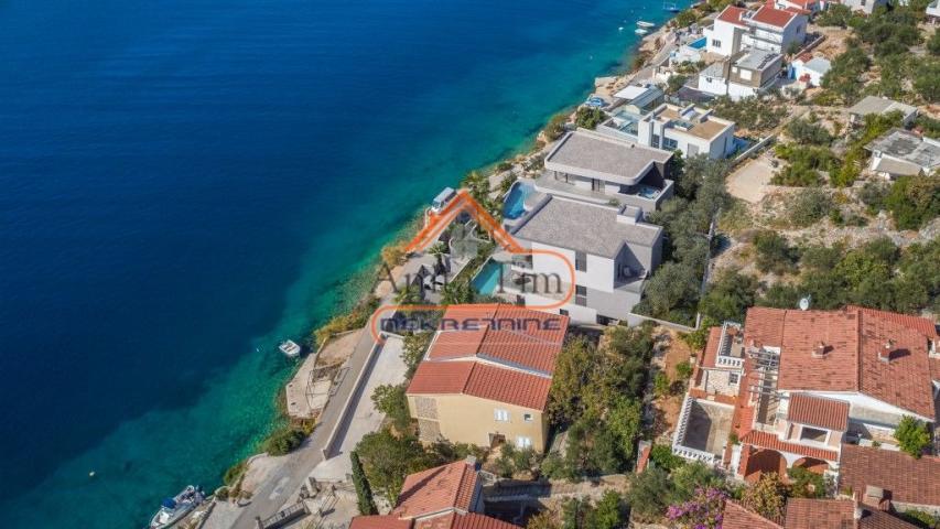 VINIŠĆE-PROJEKT  -VILA ,1 RED DO MORA