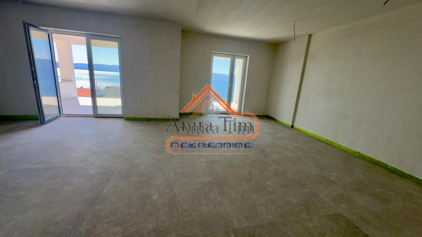 JESENICE, LUKSUZAN TROSOBAN STAN , NOVOGRADNJA, BAZEN