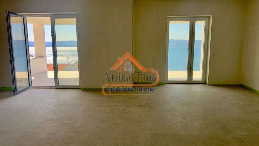 Jesenice, luksuzan penthouse,278.00 m2, novogradnja, terasa, bazen