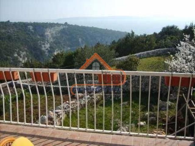 Vinišće - samostojeća kuća za odmor