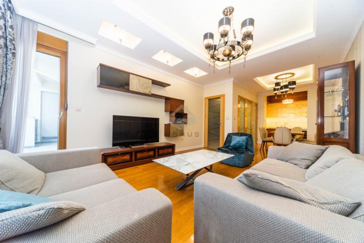 Trosoban stan 110m2 + garaža, Preko Morače - Podgorica