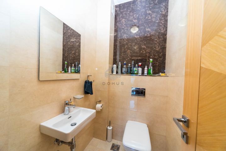 Trosoban stan 110m2 + garaža, Preko Morače - Podgorica