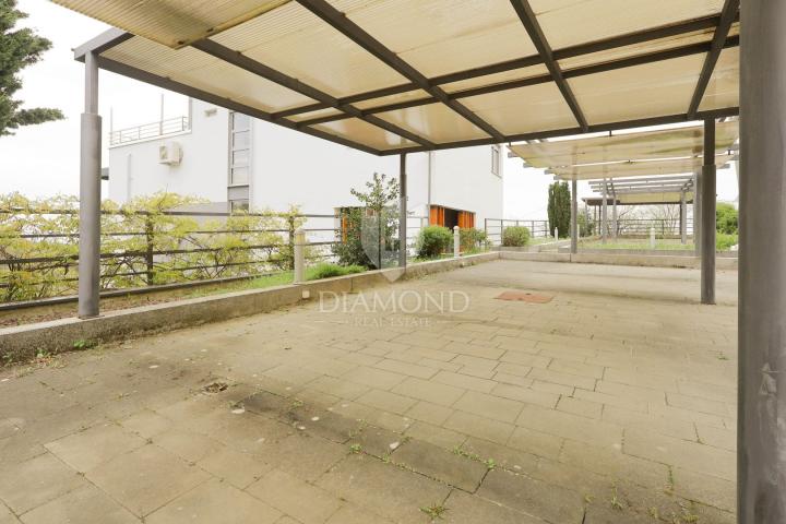 ŠESTINE – LUKSUZAN STAN U URBANOJ VILI S POGLEDOM I 2 PARKINGA