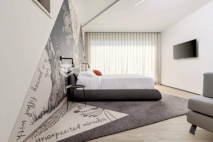 Istra, Umag, Prekrasna vila s bazenom, 156 m²