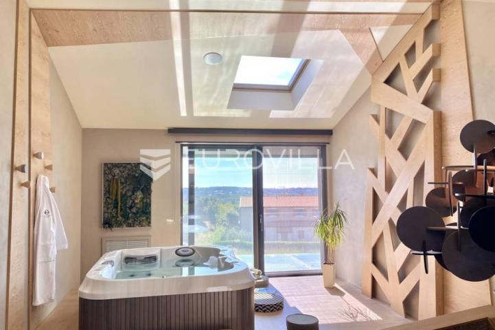 Istra, Umag, Prekrasna vila s bazenom, 156 m²
