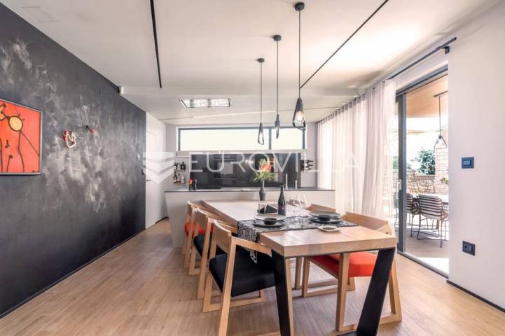 Istra, Umag, Prekrasna vila s bazenom, 156 m²