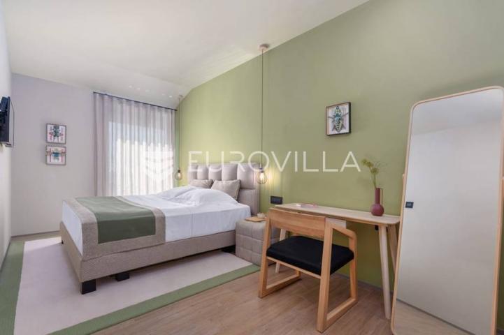 Istra, Umag, Prekrasna vila s bazenom, 156 m²