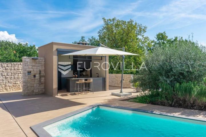 Istra, Umag, Prekrasna vila s bazenom, 156 m²