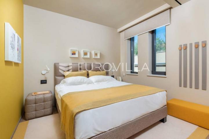 Istra, Umag, Prekrasna vila s bazenom, 156 m²