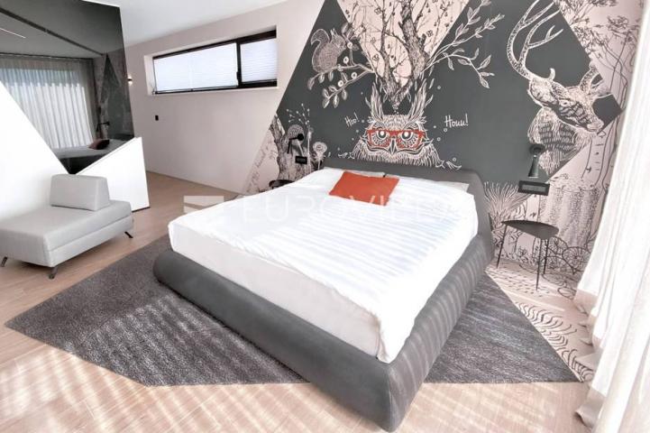 Istra, Umag, Prekrasna vila s bazenom, 156 m²