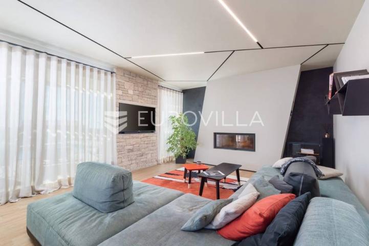 Istra, Umag, Prekrasna vila s bazenom, 156 m²