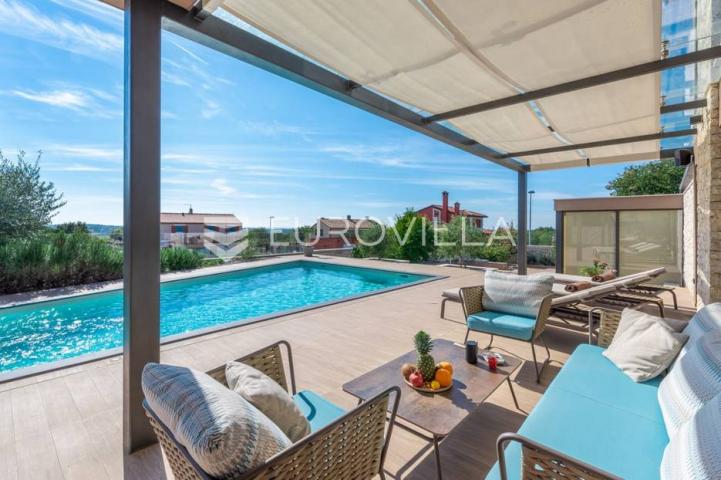 Istra, Umag, Prekrasna vila s bazenom, 156 m²