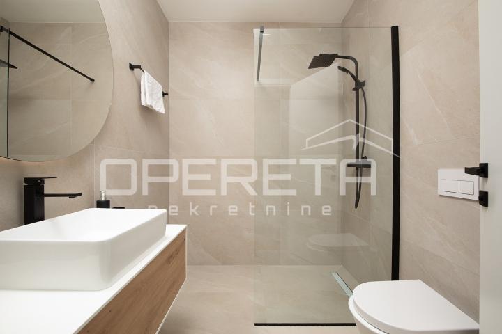 Moderna rezidencija 300 m2 s pogledom na more, ljetnom kuhinjom i vrhunskom opre
