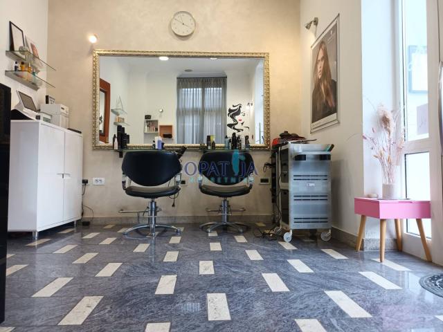 Opatija - Frizerski Salon - apsolutna prilika u centru 