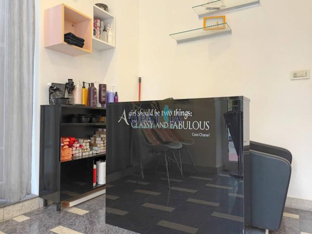 Opatija - Frizerski Salon - apsolutna prilika u centru 