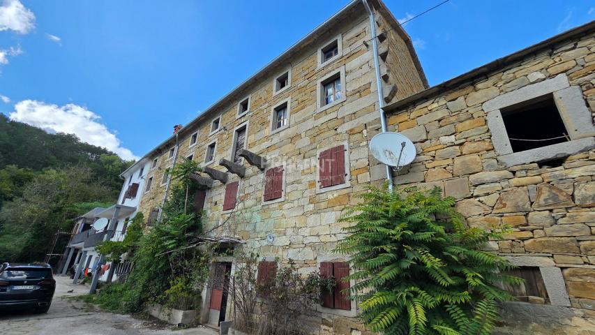 ISTRA, BUZET, KUĆA ZA ADAPTACIJU, PRODAJE SE
