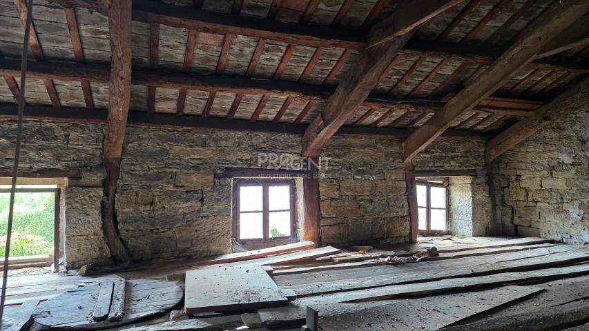 ISTRA, BUZET, KUĆA ZA ADAPTACIJU, PRODAJE SE