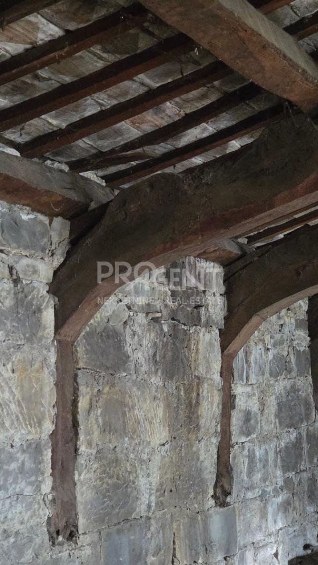 ISTRA, BUZET, KUĆA ZA ADAPTACIJU, PRODAJE SE