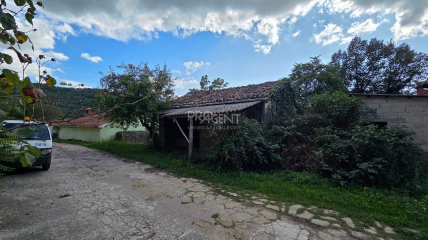 ISTRA, BUZET, KUĆA ZA ADAPTACIJU, PRODAJE SE