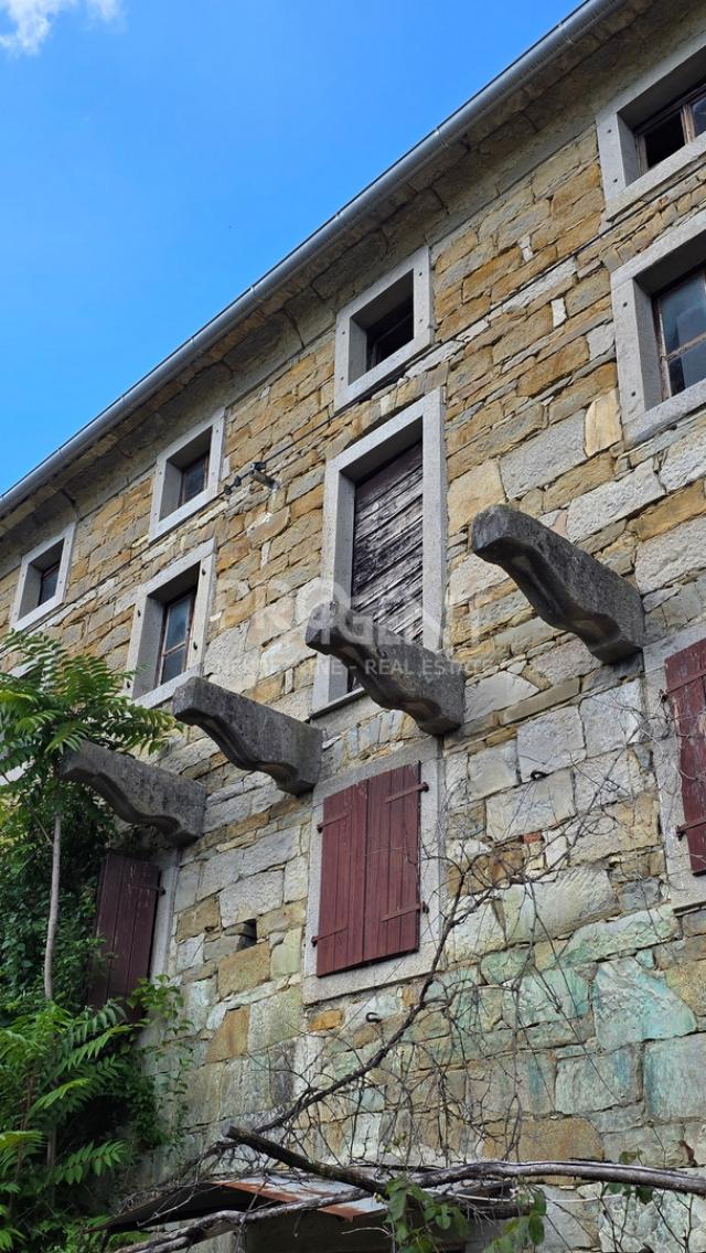 ISTRA, BUZET, KUĆA ZA ADAPTACIJU, PRODAJE SE