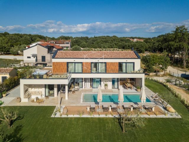 Istra, Poreč - moderna vila sa bazenom i pogledom na more