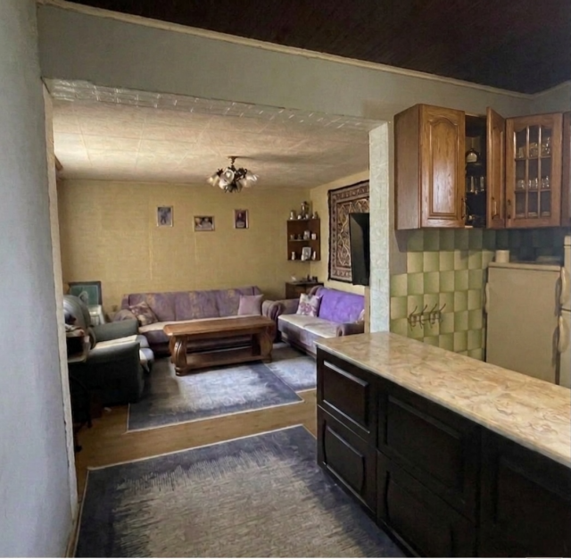 An 87 m² house with land for renovation is for sale (Bar, Bjelisi).