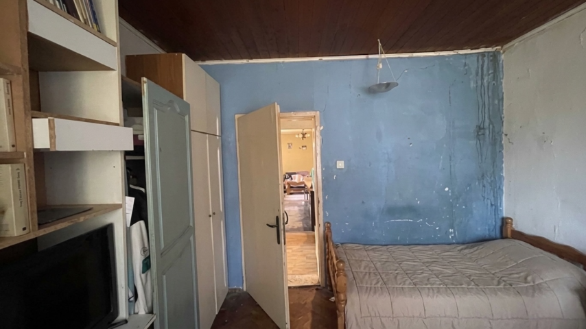 An 87 m² house with land for renovation is for sale (Bar, Bjelisi).