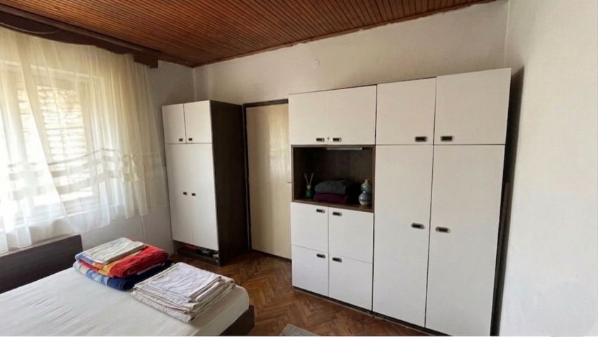 An 87 m² house with land for renovation is for sale (Bar, Bjelisi).