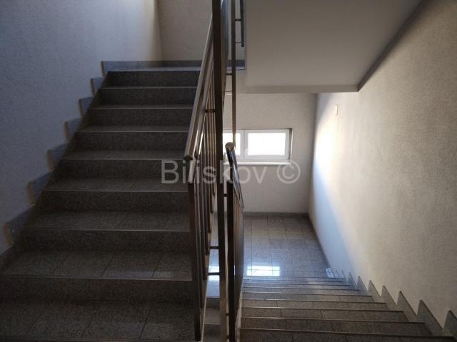 Najam, Trnje, 2-soban stan, garaža, loggia