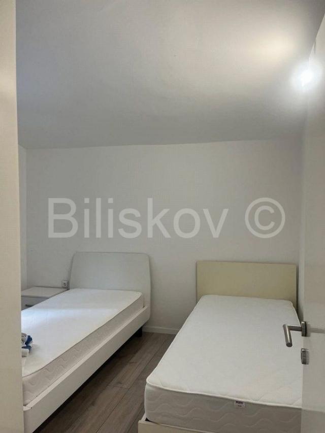 Brač, Milna, prodaja samostojeća prizemna kuća 20 m od mora