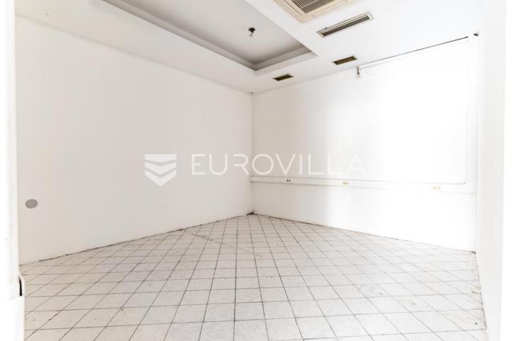 Požega, prostrani poslovni prostor za najam 94 m²
