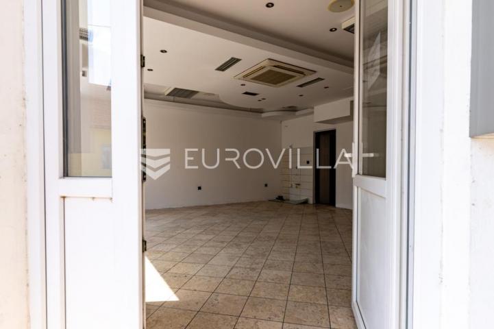 Požega, prostrani poslovni prostor za najam 94 m²