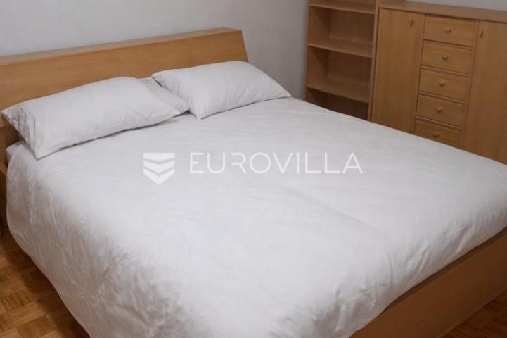 Zadar, Brodarica, novouređen dvosoban stan na izvrsnoj lokaciji